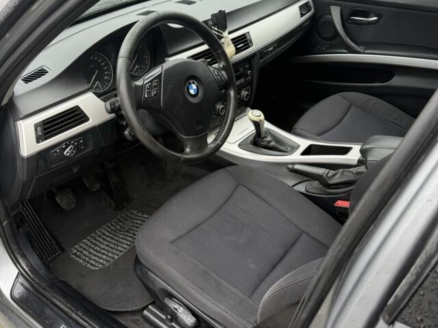 Серый БМВ 3 Серия, объемом двигателя 2 л и пробегом 280 тыс. км за 5600 $, фото 4 на Automoto.ua