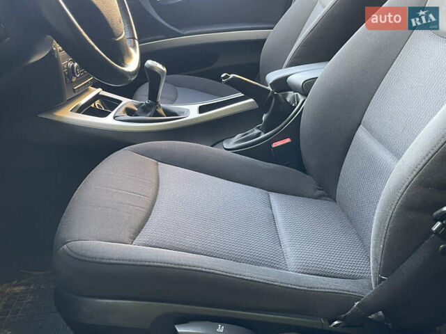 Серый БМВ 3 Серия, объемом двигателя 2 л и пробегом 327 тыс. км за 7600 $, фото 28 на Automoto.ua