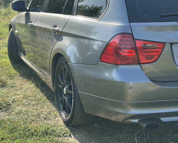 Сірий БМВ 3 Серія, об'ємом двигуна 2 л та пробігом 325 тис. км за 8200 $, фото 1 на Automoto.ua