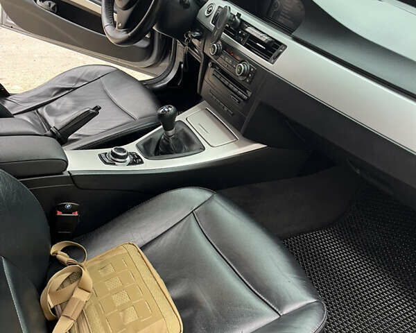 Сірий БМВ 3 Серія, об'ємом двигуна 2 л та пробігом 300 тис. км за 8300 $, фото 19 на Automoto.ua