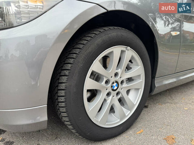 Сірий БМВ 3 Серія, об'ємом двигуна 2 л та пробігом 226 тис. км за 9999 $, фото 12 на Automoto.ua