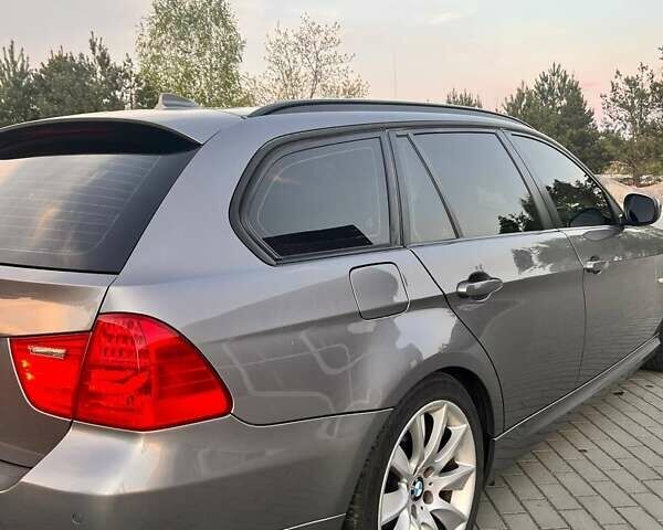 Серый БМВ 3 Серия, объемом двигателя 2 л и пробегом 309 тыс. км за 9400 $, фото 10 на Automoto.ua
