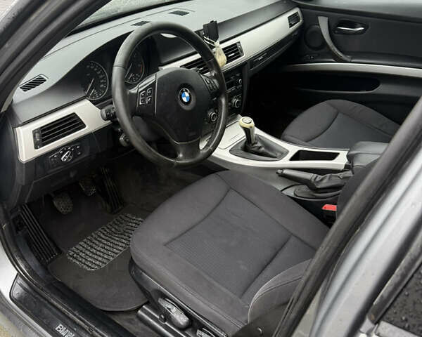 Сірий БМВ 3 Серія, об'ємом двигуна 2 л та пробігом 450 тис. км за 6999 $, фото 4 на Automoto.ua