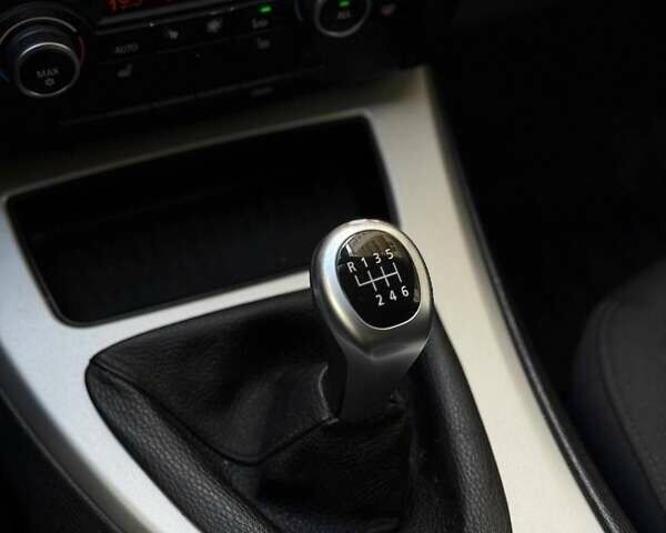 Серый БМВ 3 Серия, объемом двигателя 2 л и пробегом 267 тыс. км за 9900 $, фото 4 на Automoto.ua