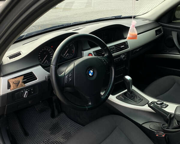 БМВ 3 Серия 2010 в Львове на Automoto.ua Серый БМВ 3 Серия, объемом двигателя 2 л и пробегом 327 тыс. км за 9200 $, фото 13 на Automoto.ua