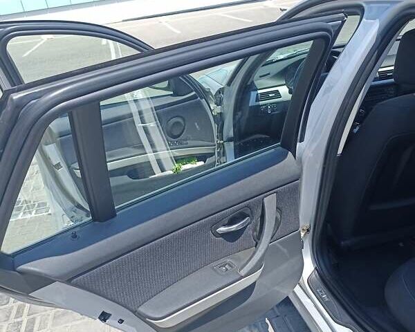 Сірий БМВ 3 Серія, об'ємом двигуна 2 л та пробігом 218 тис. км за 9999 $, фото 27 на Automoto.ua