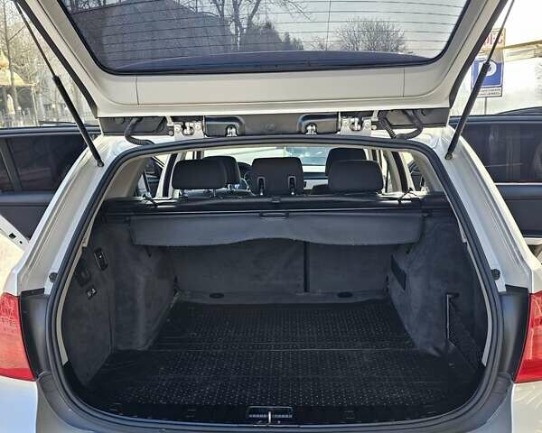 Серый БМВ 3 Серия, объемом двигателя 2 л и пробегом 232 тыс. км за 8000 $, фото 19 на Automoto.ua