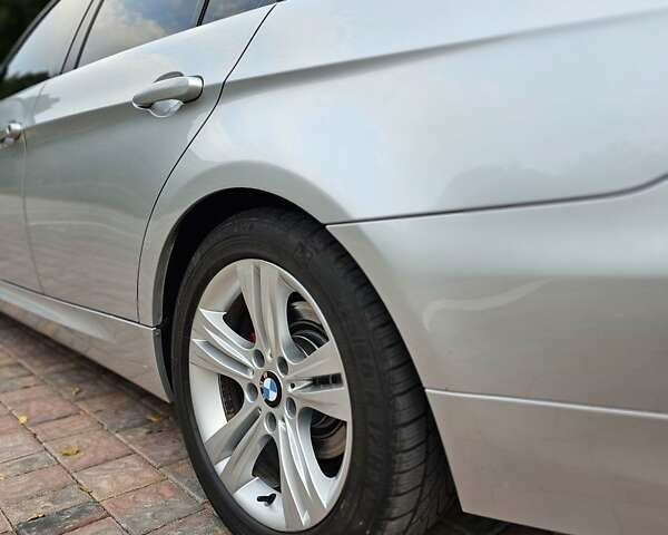 Серый БМВ 3 Серия, объемом двигателя 2 л и пробегом 232 тыс. км за 8000 $, фото 4 на Automoto.ua