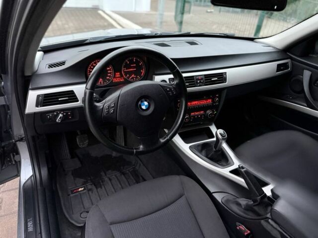 Сірий БМВ 3 Серія, об'ємом двигуна 2 л та пробігом 271 тис. км за 8300 $, фото 17 на Automoto.ua