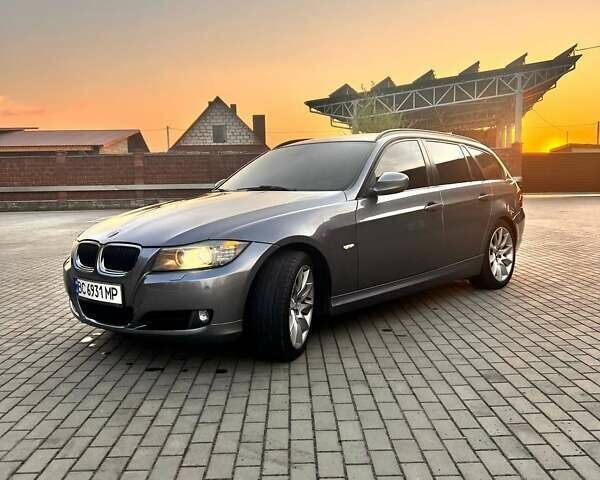 Серый БМВ 3 Серия, объемом двигателя 2 л и пробегом 309 тыс. км за 9400 $, фото 28 на Automoto.ua