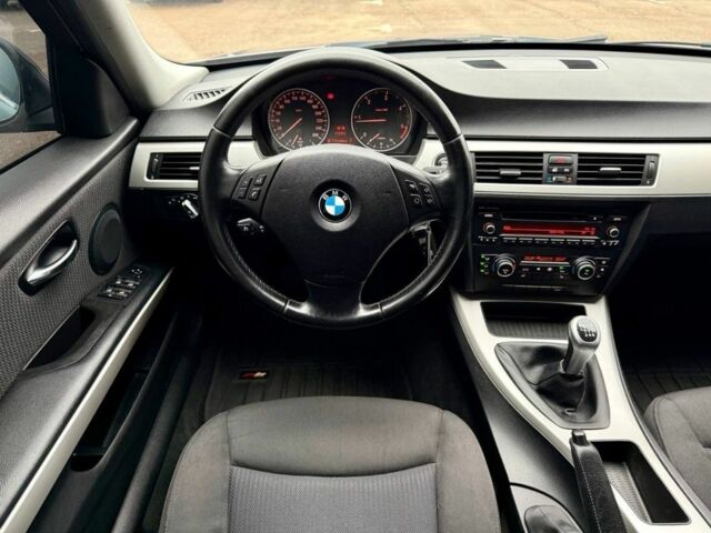 Сірий БМВ 3 Серія, об'ємом двигуна 2 л та пробігом 271 тис. км за 8300 $, фото 12 на Automoto.ua