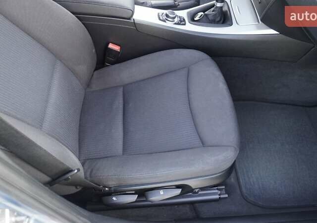 Серый БМВ 3 Серия, объемом двигателя 2 л и пробегом 285 тыс. км за 8500 $, фото 26 на Automoto.ua