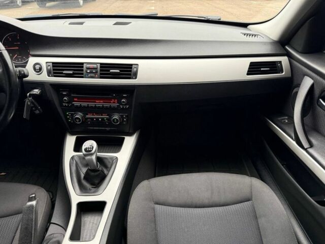 Сірий БМВ 3 Серія, об'ємом двигуна 2 л та пробігом 271 тис. км за 8300 $, фото 13 на Automoto.ua