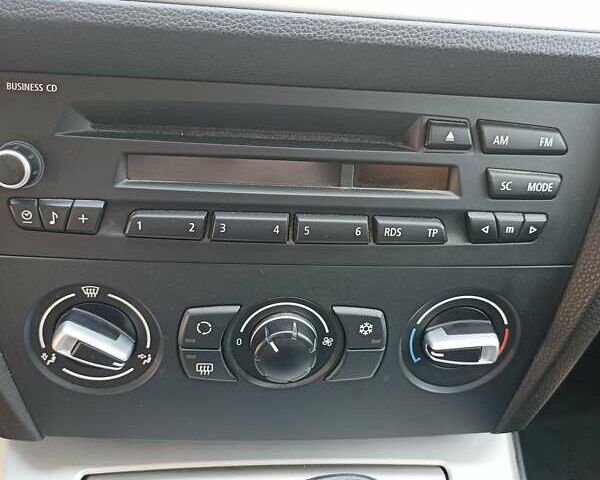 Сірий БМВ 3 Серія, об'ємом двигуна 2 л та пробігом 218 тис. км за 9999 $, фото 21 на Automoto.ua