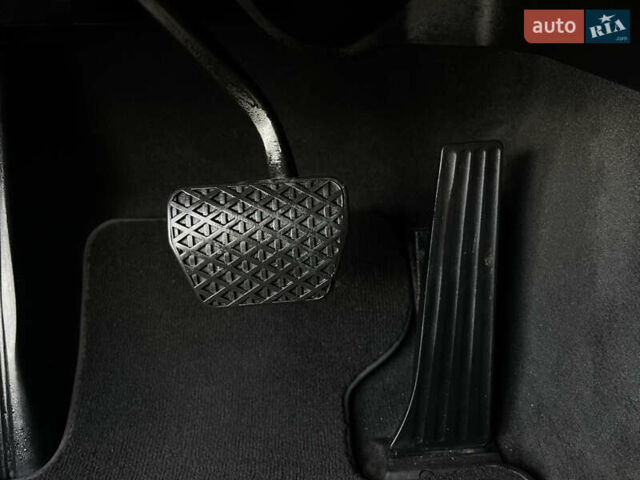 Серый БМВ 3 Серия, объемом двигателя 2 л и пробегом 225 тыс. км за 8650 $, фото 112 на Automoto.ua