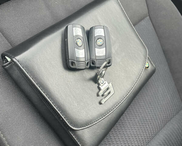 Серый БМВ 3 Серия, объемом двигателя 2 л и пробегом 327 тыс. км за 7600 $, фото 46 на Automoto.ua