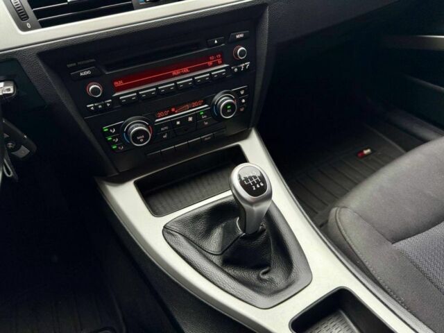 Сірий БМВ 3 Серія, об'ємом двигуна 2 л та пробігом 271 тис. км за 8300 $, фото 16 на Automoto.ua