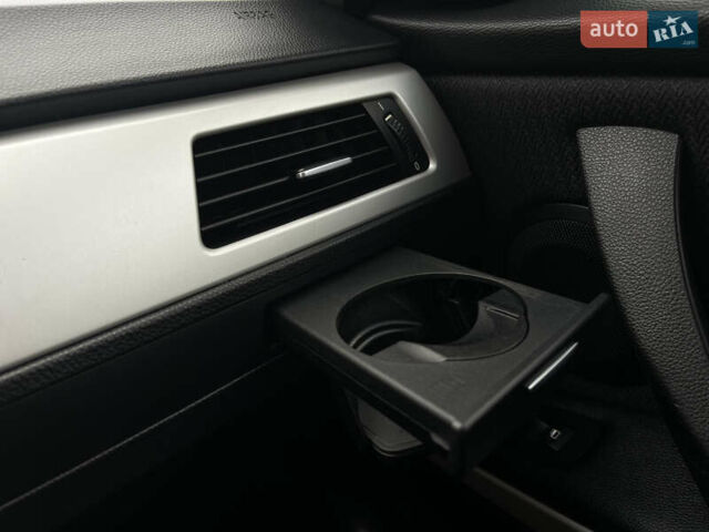 Серый БМВ 3 Серия, объемом двигателя 2 л и пробегом 225 тыс. км за 8650 $, фото 110 на Automoto.ua