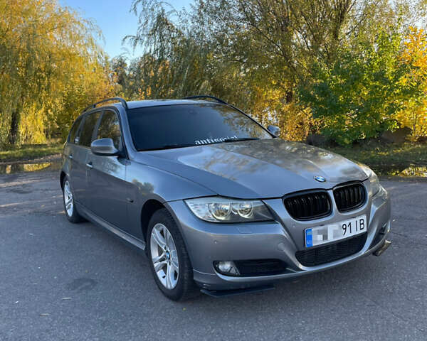 Сірий БМВ 3 Серія, об'ємом двигуна 2 л та пробігом 260 тис. км за 8500 $, фото 1 на Automoto.ua