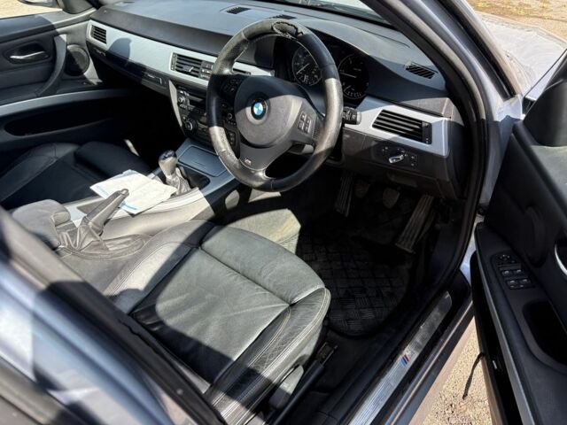 Серый БМВ 3 Серия, объемом двигателя 2 л и пробегом 154 тыс. км за 4400 $, фото 9 на Automoto.ua