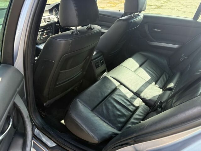 Серый БМВ 3 Серия, объемом двигателя 2 л и пробегом 154 тыс. км за 4400 $, фото 12 на Automoto.ua