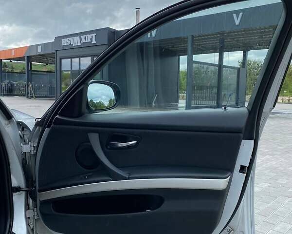 Серый БМВ 3 Серия, объемом двигателя 2 л и пробегом 278 тыс. км за 9299 $, фото 18 на Automoto.ua