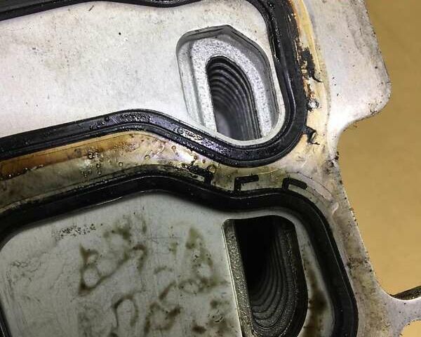 Сірий БМВ 3 Серія, об'ємом двигуна 2 л та пробігом 305 тис. км за 10500 $, фото 59 на Automoto.ua