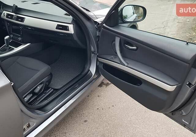 Серый БМВ 3 Серия, объемом двигателя 2 л и пробегом 290 тыс. км за 8400 $, фото 23 на Automoto.ua
