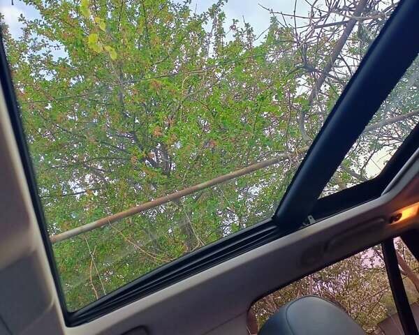 Сірий БМВ 3 Серія, об'ємом двигуна 2 л та пробігом 305 тис. км за 10500 $, фото 29 на Automoto.ua