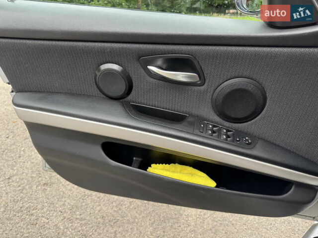 Серый БМВ 3 Серия, объемом двигателя 2 л и пробегом 295 тыс. км за 10300 $, фото 10 на Automoto.ua