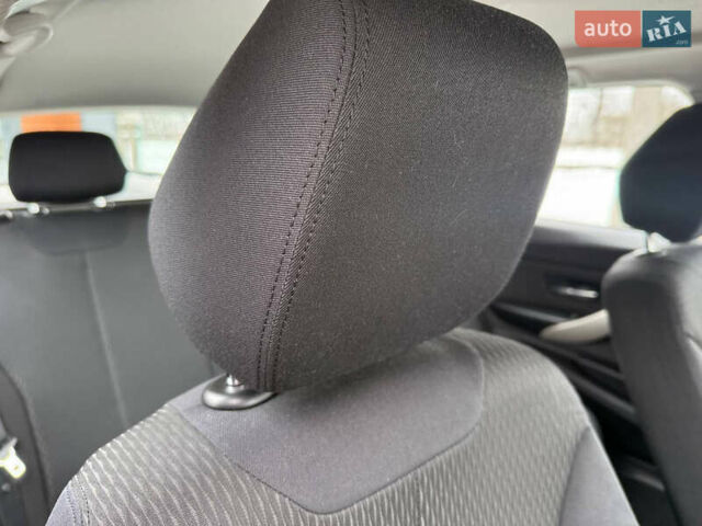 Серый БМВ 3 Серия, объемом двигателя 2 л и пробегом 182 тыс. км за 12500 $, фото 46 на Automoto.ua