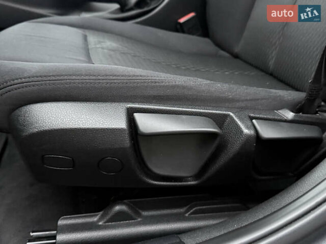 Сірий БМВ 3 Серія, об'ємом двигуна 2 л та пробігом 182 тис. км за 12999 $, фото 45 на Automoto.ua