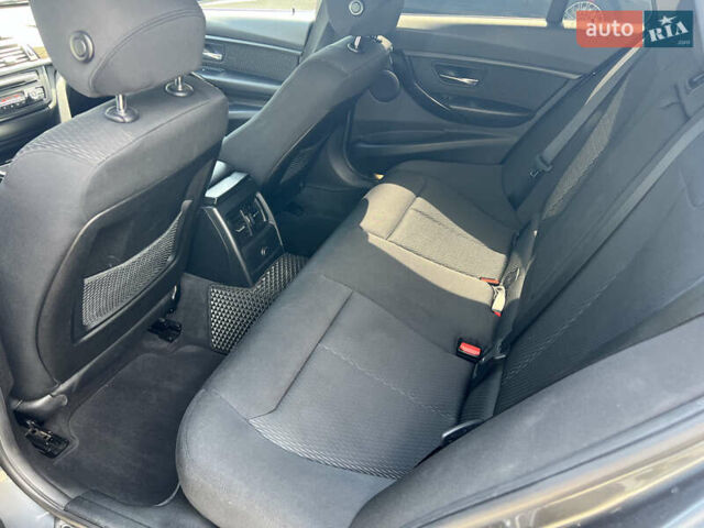 Серый БМВ 3 Серия, объемом двигателя 2 л и пробегом 229 тыс. км за 15900 $, фото 13 на Automoto.ua