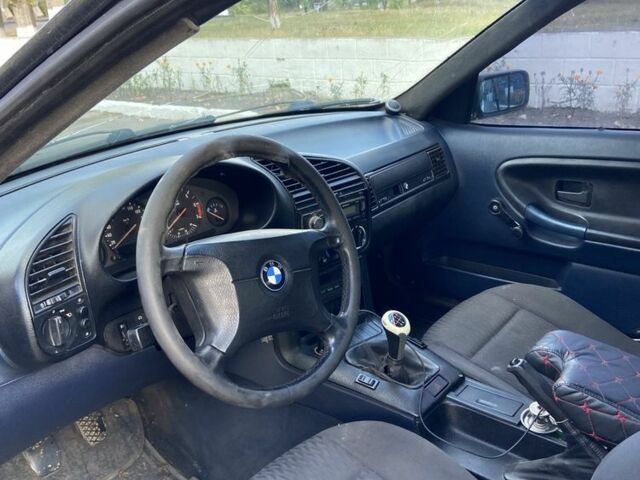 Синій БМВ 3 Серія, об'ємом двигуна 1.8 л та пробігом 2 тис. км за 1600 $, фото 3 на Automoto.ua