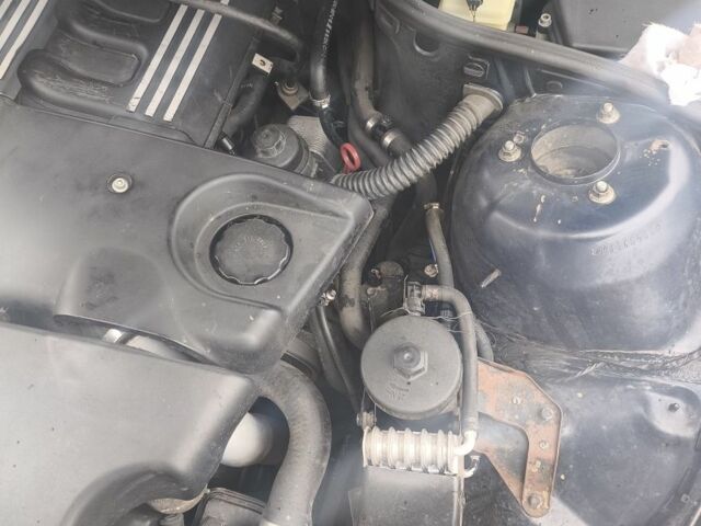 Синий БМВ 3 Серия, объемом двигателя 2 л и пробегом 20 тыс. км за 800 $, фото 6 на Automoto.ua