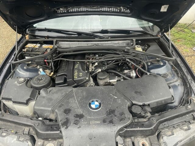 Синий БМВ 3 Серия, объемом двигателя 1.8 л и пробегом 200 тыс. км за 3900 $, фото 5 на Automoto.ua