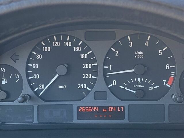 Синий БМВ 3 Серия, объемом двигателя 1.8 л и пробегом 265 тыс. км за 4200 $, фото 18 на Automoto.ua