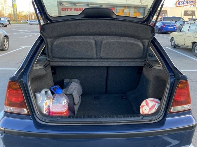 Синий БМВ 3 Серия, объемом двигателя 1.8 л и пробегом 265 тыс. км за 4200 $, фото 5 на Automoto.ua