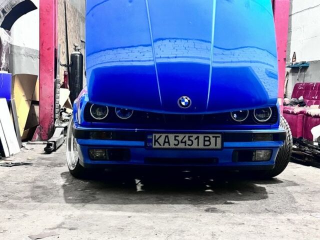 Синий БМВ 3 Серия, объемом двигателя 2.4 л и пробегом 180 тыс. км за 14000 $, фото 1 на Automoto.ua