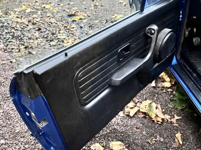 Синій БМВ 3 Серія, об'ємом двигуна 2.4 л та пробігом 200 тис. км за 12500 $, фото 3 на Automoto.ua