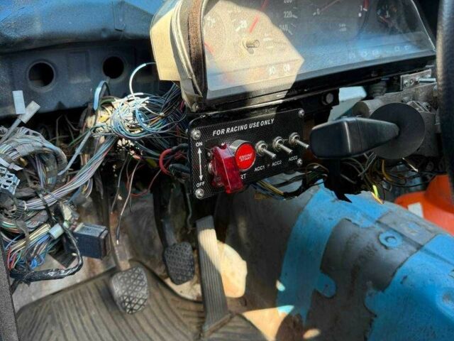 Синий БМВ 3 Серия, объемом двигателя 2 л и пробегом 777 тыс. км за 2600 $, фото 6 на Automoto.ua