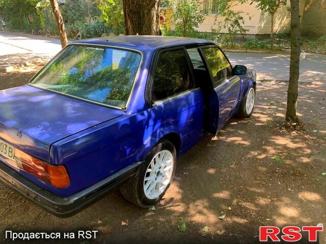 Синий БМВ 3 Серия, объемом двигателя 1.8 л и пробегом 300 тыс. км за 1000 $, фото 2 на Automoto.ua