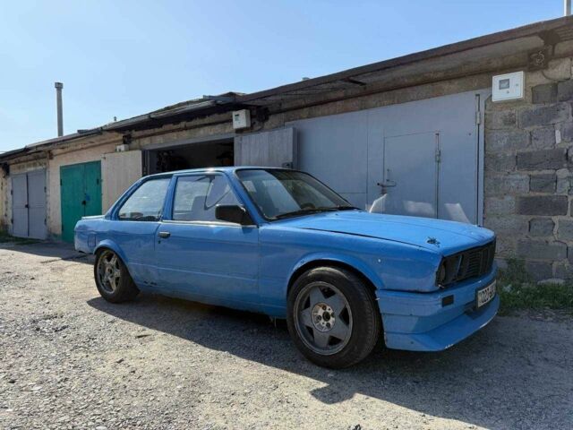 Синий БМВ 3 Серия, объемом двигателя 2 л и пробегом 777 тыс. км за 2600 $, фото 3 на Automoto.ua