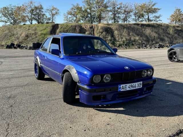 Синий БМВ 3 Серия, объемом двигателя 2 л и пробегом 250 тыс. км за 7000 $, фото 3 на Automoto.ua