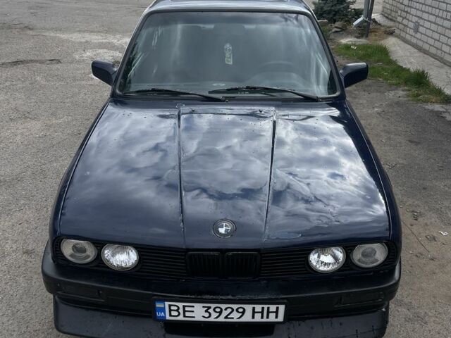 Синій БМВ 3 Серія, об'ємом двигуна 1.8 л та пробігом 150 тис. км за 2400 $, фото 3 на Automoto.ua