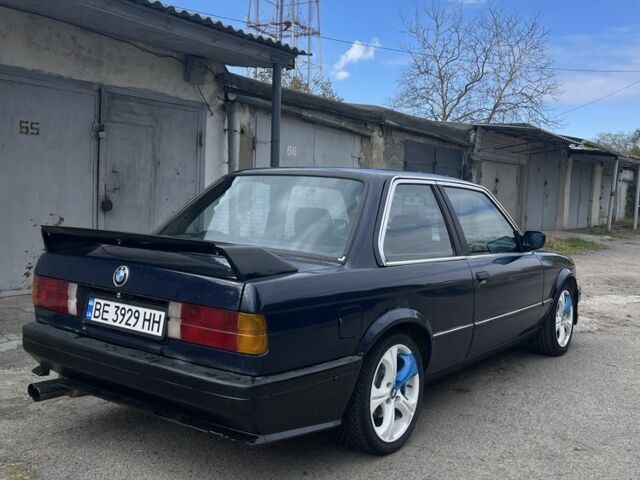 Синій БМВ 3 Серія, об'ємом двигуна 1.8 л та пробігом 150 тис. км за 2400 $, фото 5 на Automoto.ua