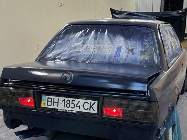 Синій БМВ 3 Серія, об'ємом двигуна 1.8 л та пробігом 2 тис. км за 2800 $, фото 6 на Automoto.ua