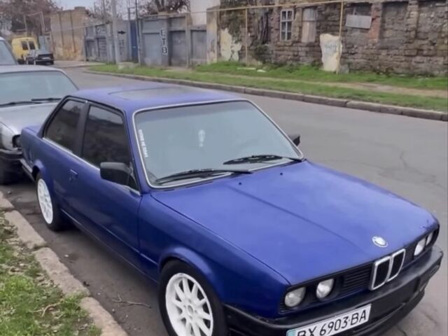 Синий БМВ 3 Серия, объемом двигателя 1.8 л и пробегом 350 тыс. км за 1199 $, фото 3 на Automoto.ua