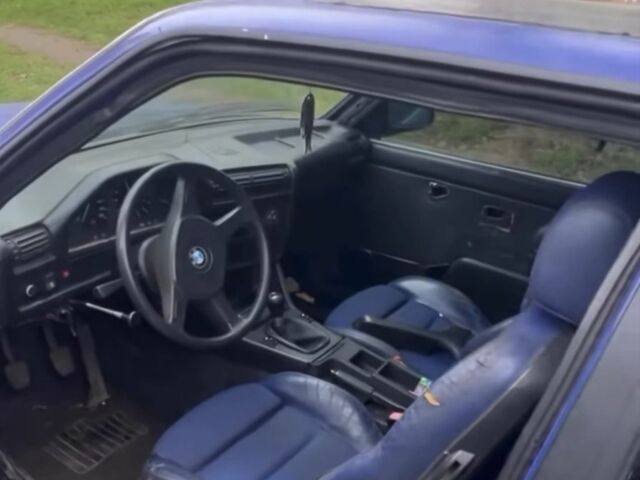 Синий БМВ 3 Серия, объемом двигателя 1.8 л и пробегом 350 тыс. км за 1199 $, фото 1 на Automoto.ua