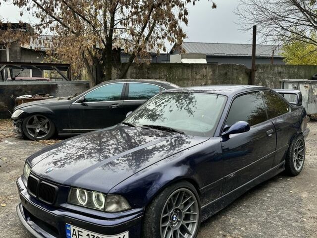 Синий БМВ 3 Серия, объемом двигателя 2.8 л и пробегом 200 тыс. км за 7999 $, фото 1 на Automoto.ua